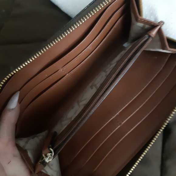 Calvin Klein wallet - Picture 3 of 3